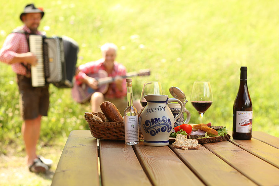 Gastgeber & Geschichte 